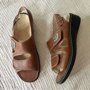 Fidelio | Hallux Fabia Velcro Sandals size 38 EUC